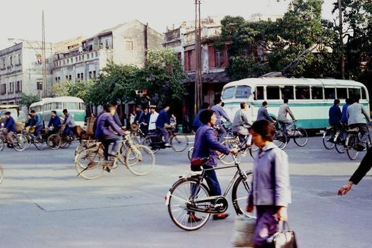 Nhung hinh anh o thanh pho Quang Chau nam 1978-Hinh-5